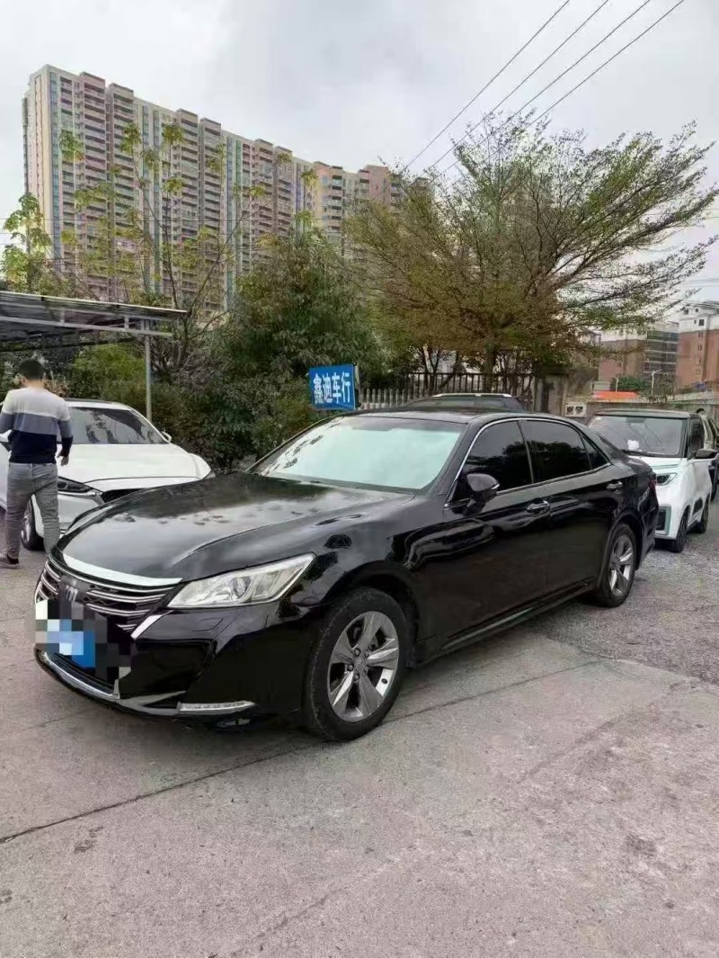 南宁18年丰田皇冠2