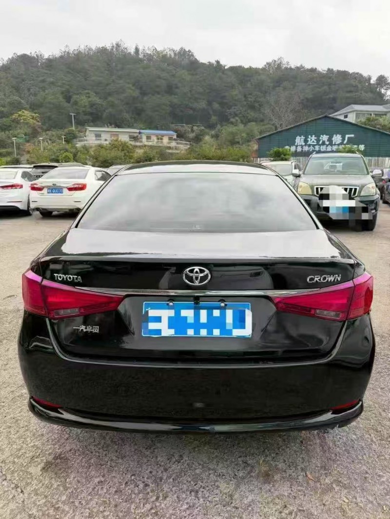 南宁18年丰田皇冠6