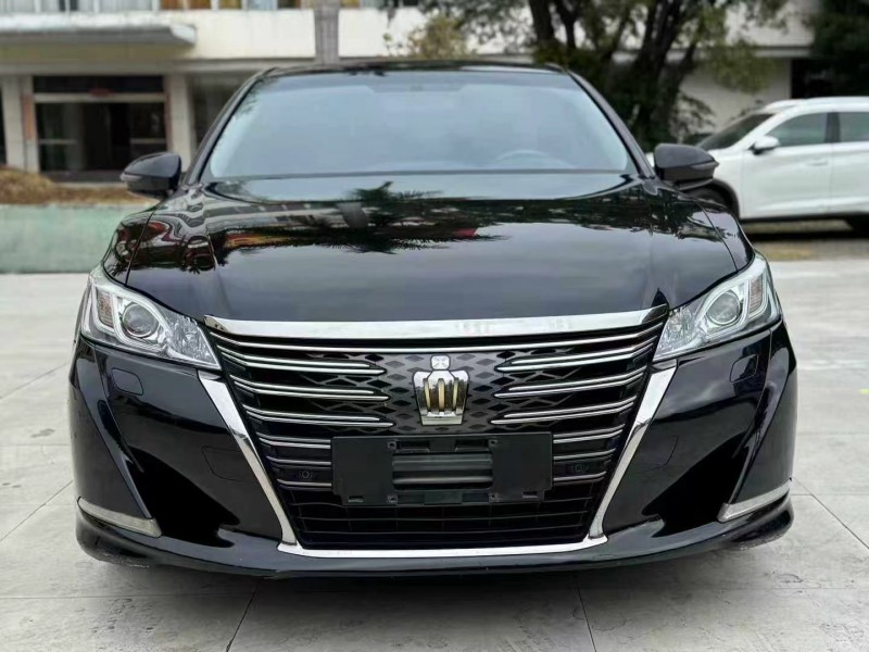 东莞18年丰田皇冠1