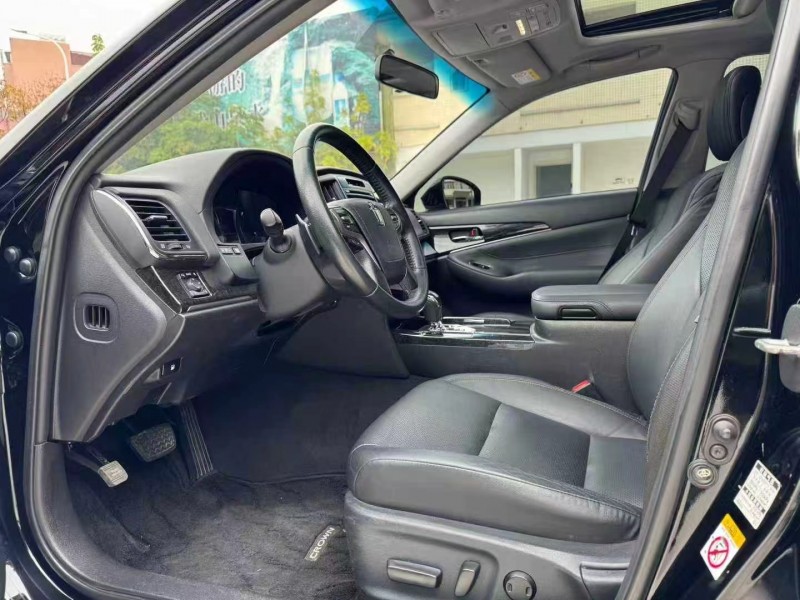 东莞18年丰田皇冠6