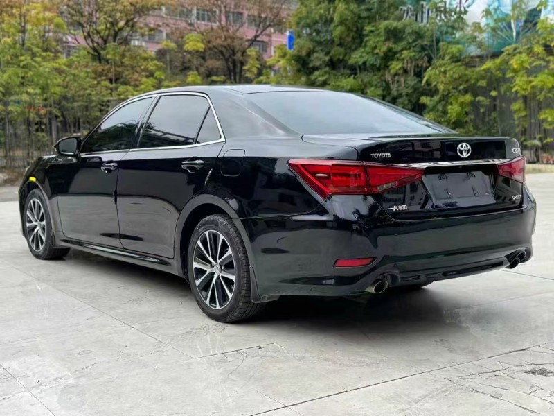 东莞18年丰田皇冠8