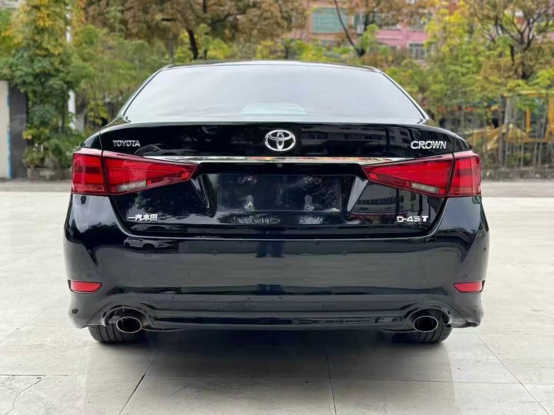 东莞18年丰田皇冠9