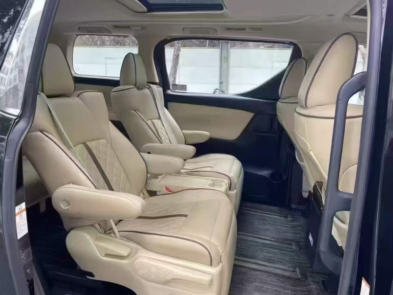 广州16年丰田埃尔法4