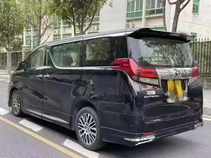 广州16年丰田埃尔法8