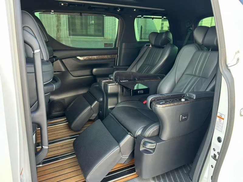 徐州19年丰田埃尔法4