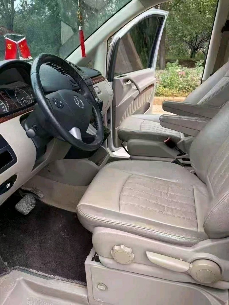 枣庄15年奔驰唯雅诺8