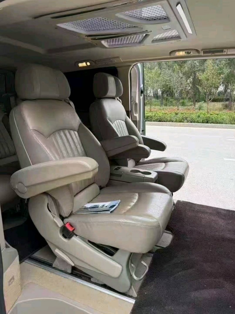 枣庄15年奔驰唯雅诺9