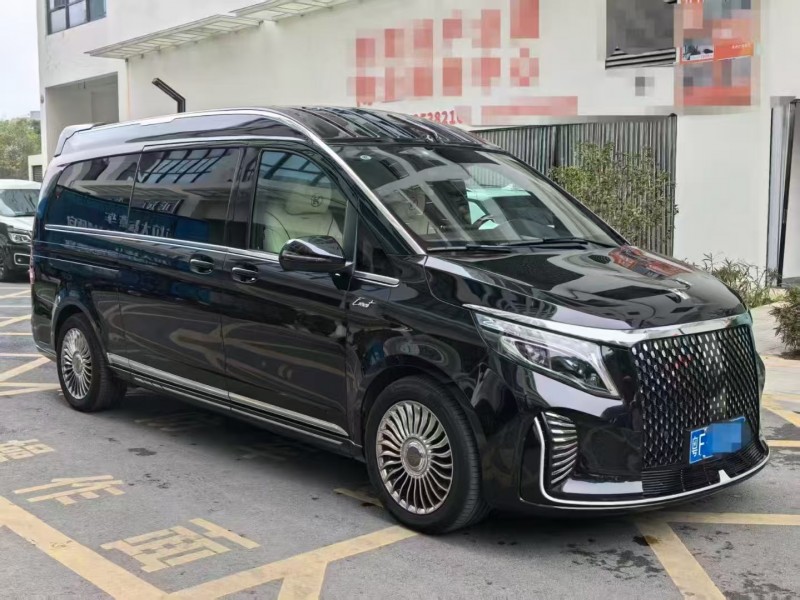 深圳23年奔驰威霆2