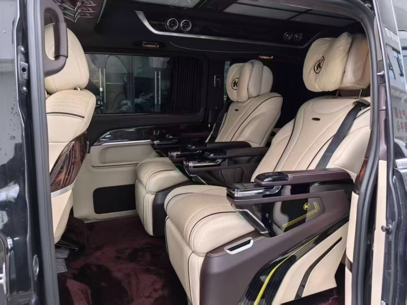 深圳23年奔驰威霆4