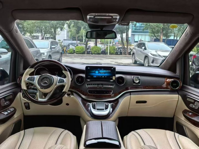 深圳23年奔驰威霆5