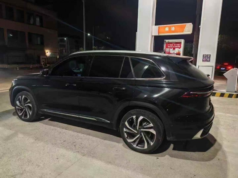 济宁24年吉利星越7