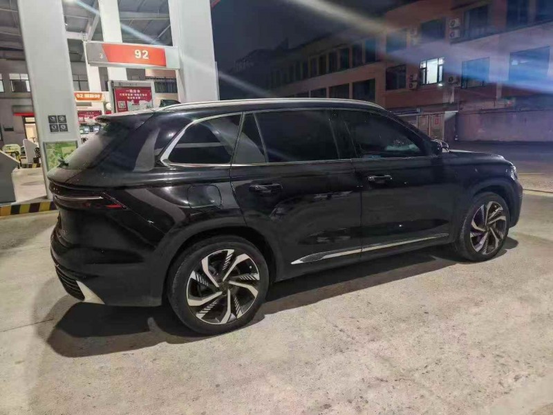 济宁24年吉利星越8