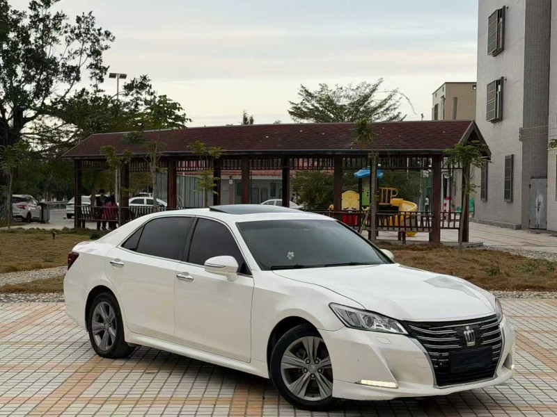 汕头16年丰田皇冠2