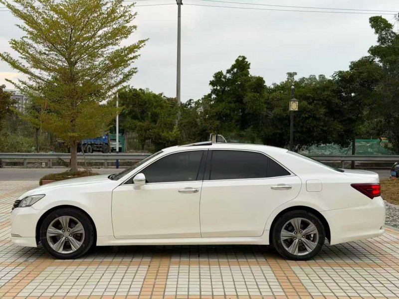 汕头16年丰田皇冠3