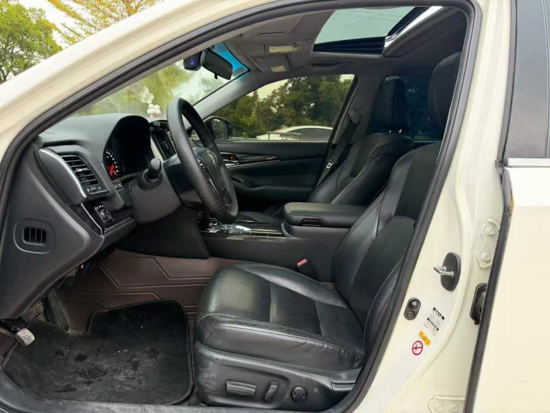 汕头16年丰田皇冠4