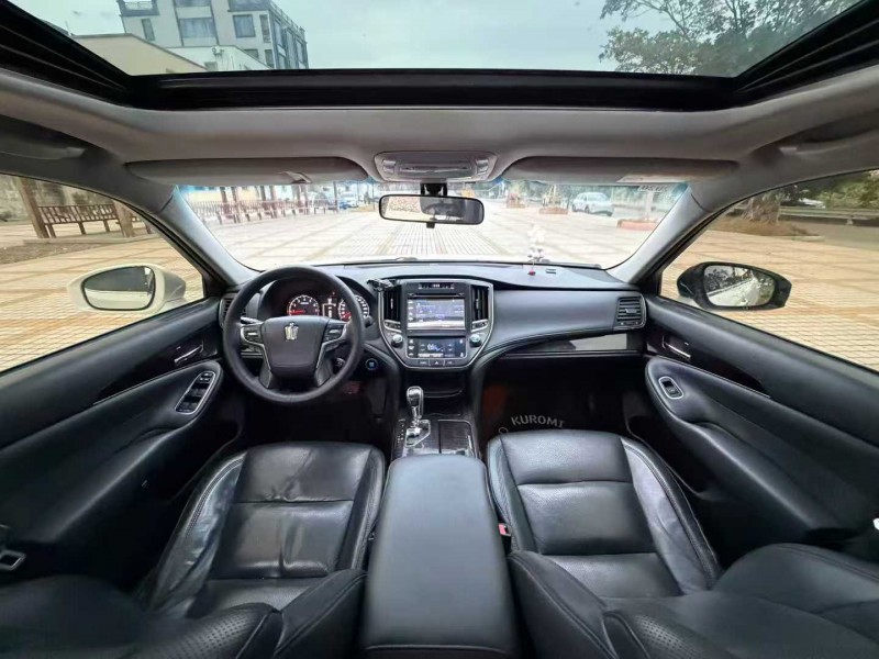 汕头16年丰田皇冠7