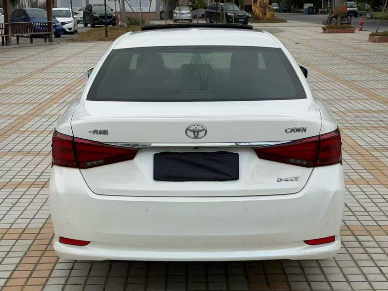 汕头16年丰田皇冠9