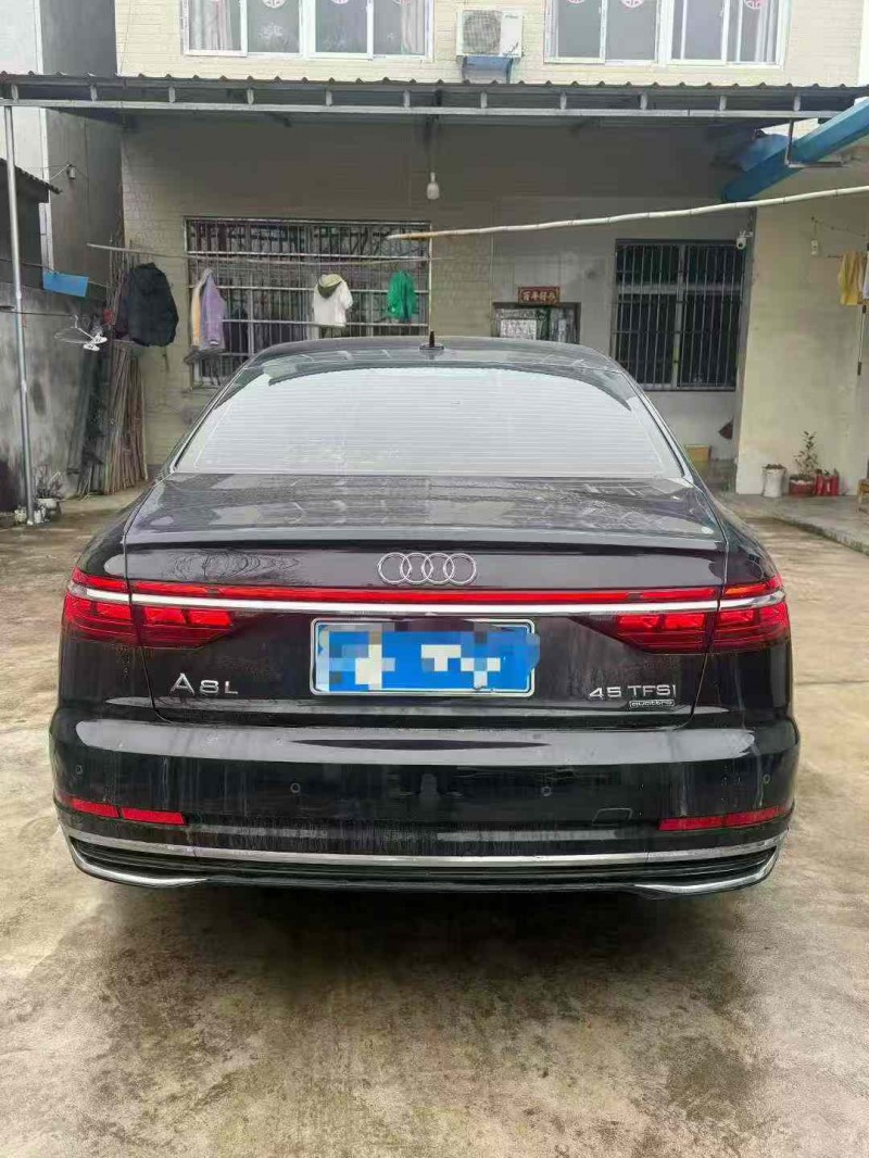 武汉25年奥迪A8L9