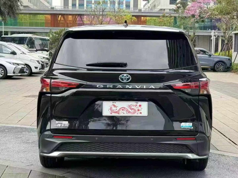 佛山23年丰田格兰维亚9