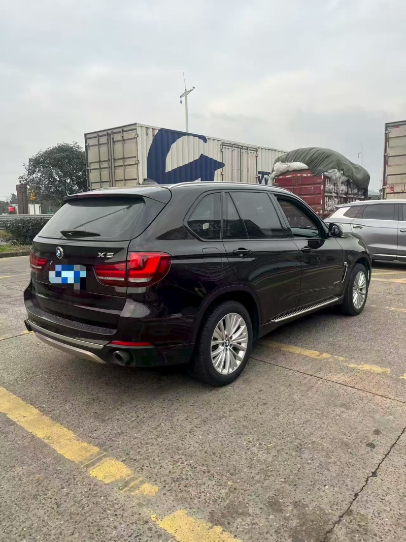 重庆17年宝马X56