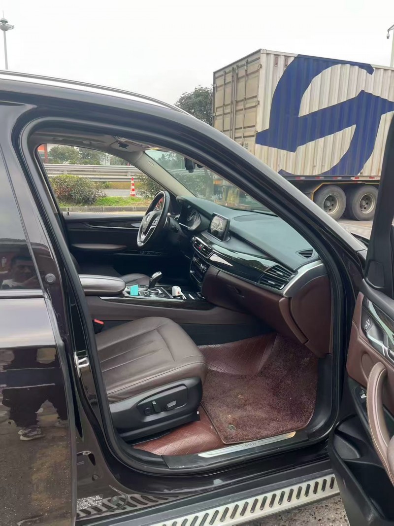 重庆17年宝马X58