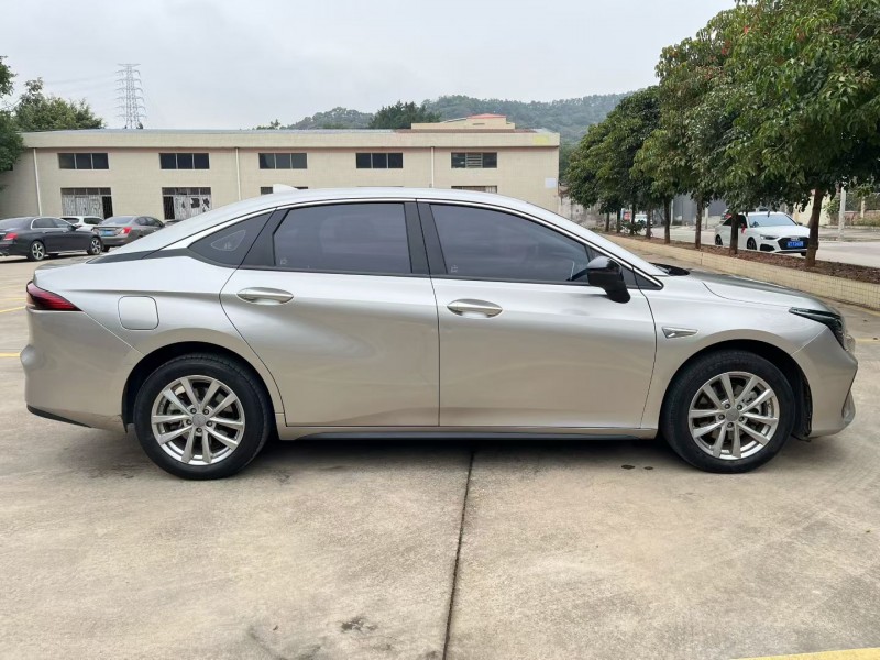 中山24年传祺埃安S2