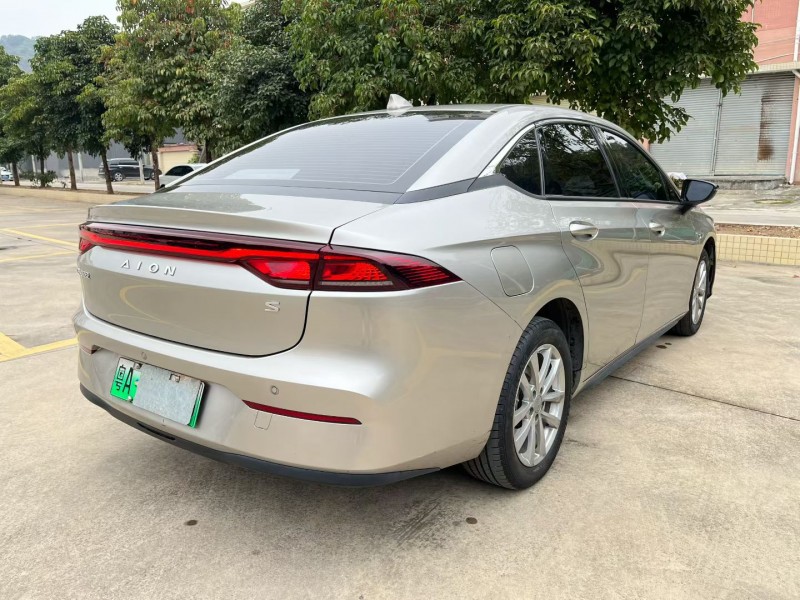 中山24年传祺埃安S5