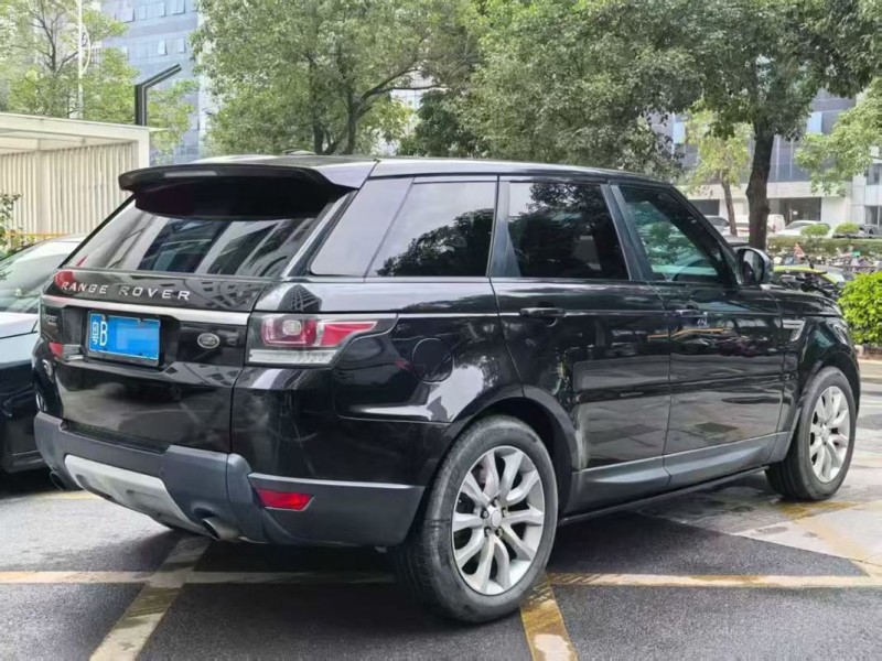 深圳15年路虎揽胜运动9