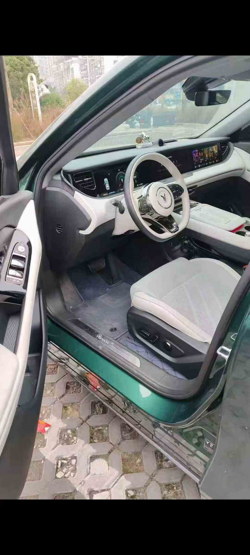 广元24年岚图汽车FREE5