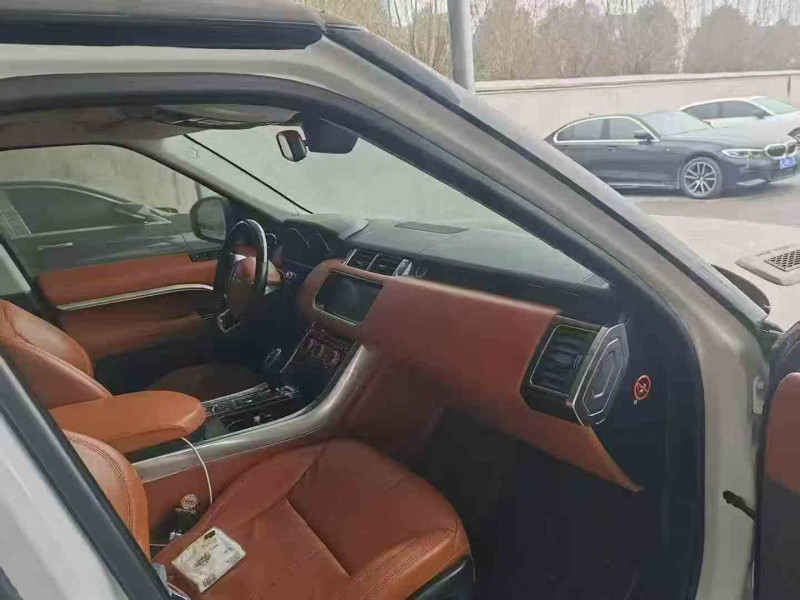 安顺18年路虎揽胜运动4