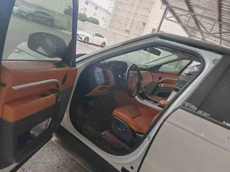 安顺18年路虎揽胜运动5