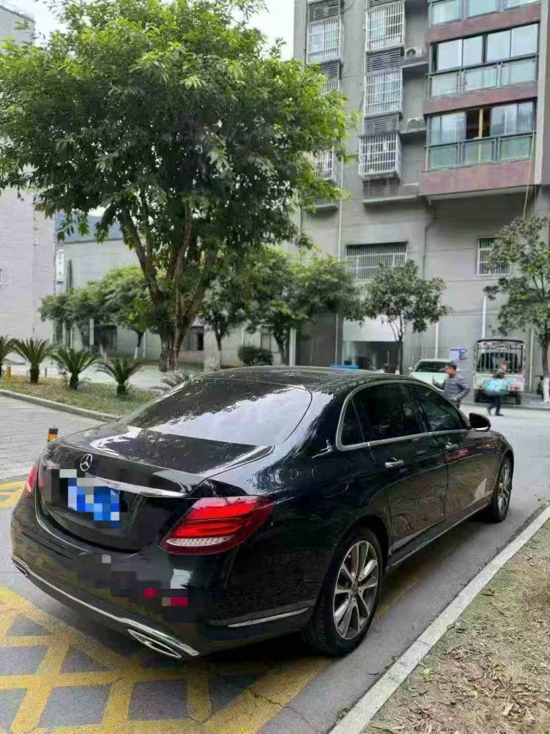 重庆20年奔驰E8