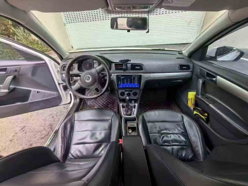 重庆15年大众朗逸4