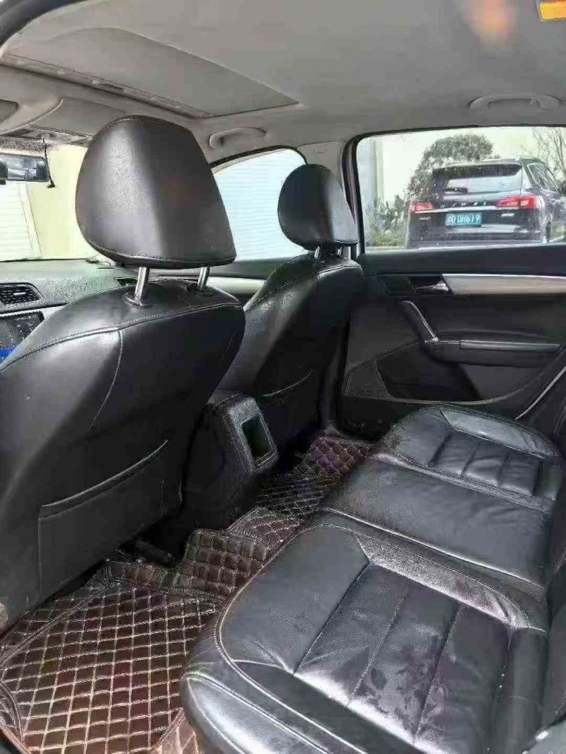 重庆15年大众朗逸6