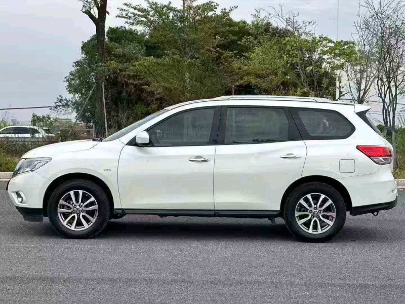 湛江19年日产探路者2