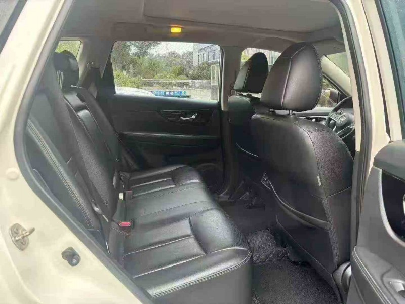 岳阳20年日产奇骏5