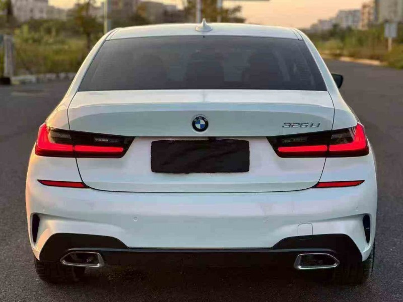 深圳22年宝马3系9