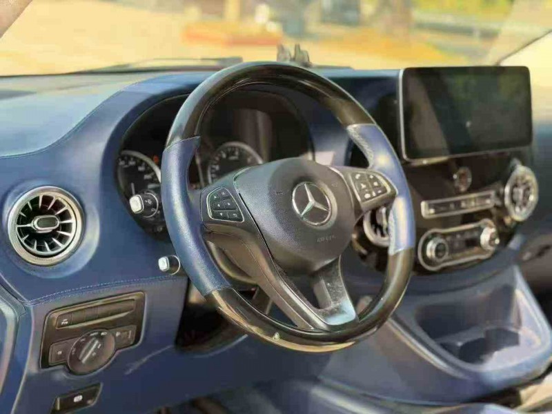 湛江22年奔驰威霆6