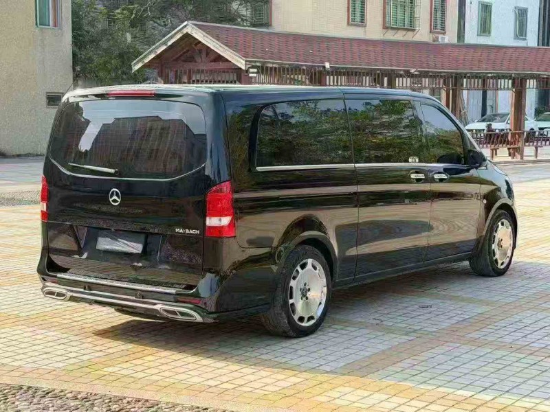 湛江22年奔驰威霆8