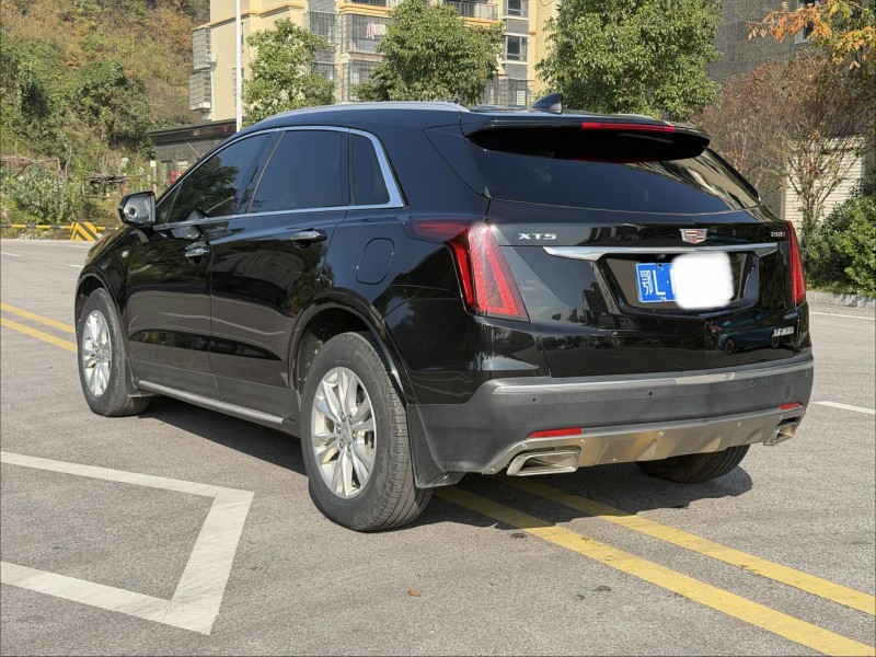 岳阳20年凯迪拉克XT55