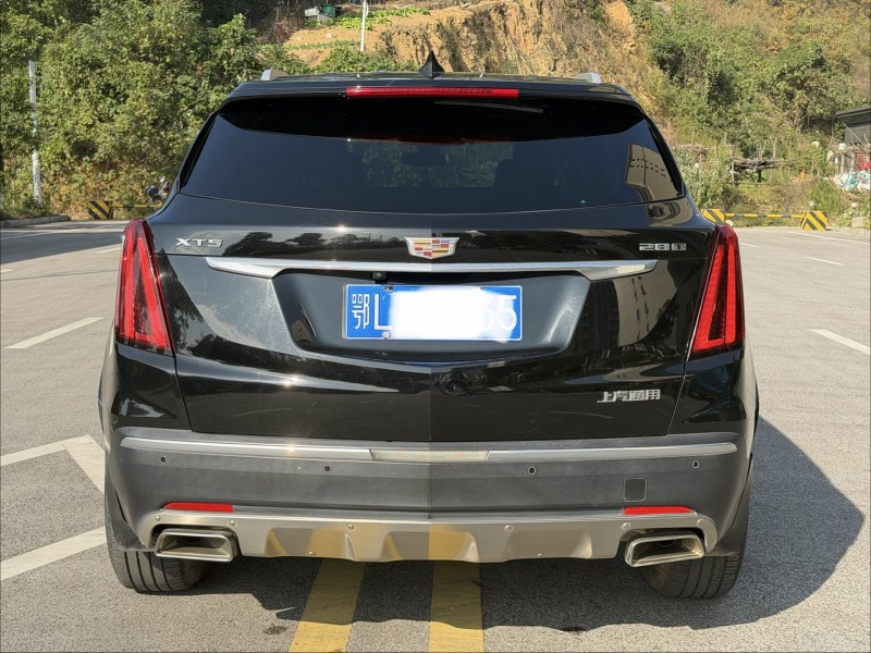 岳阳20年凯迪拉克XT56