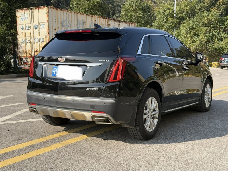 岳阳20年凯迪拉克XT59