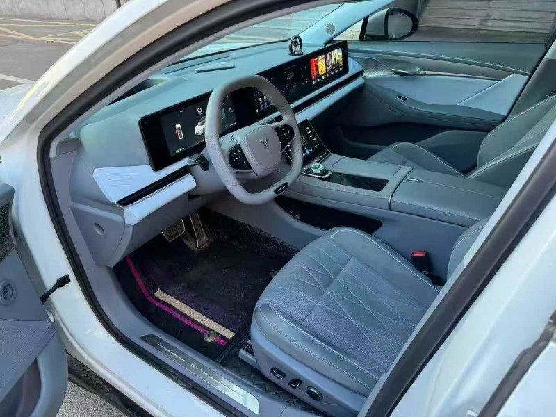 东营24年岚图汽车追光5