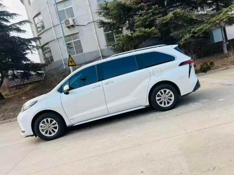 烟台25年丰田格瑞维亚3