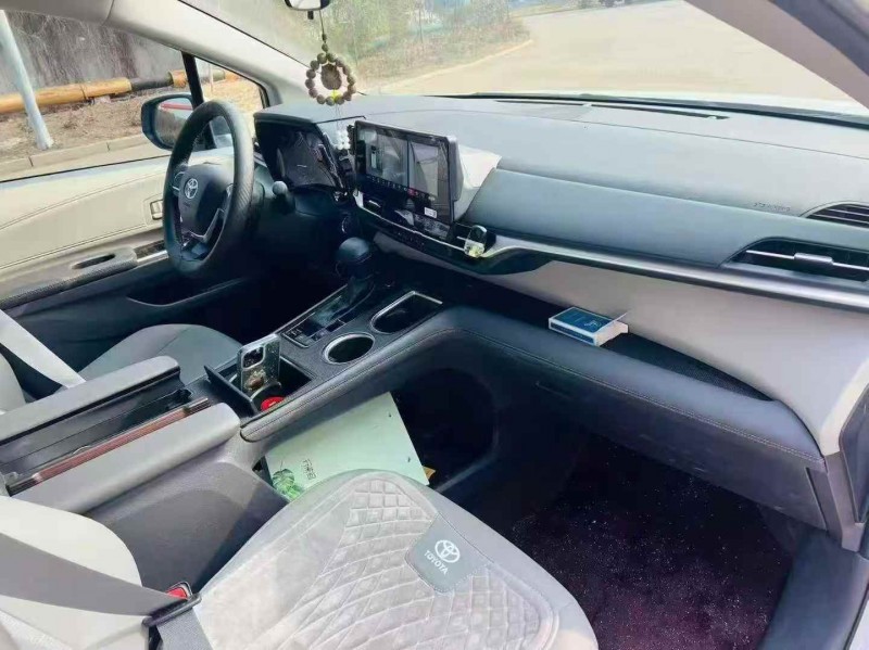 烟台25年丰田格瑞维亚5