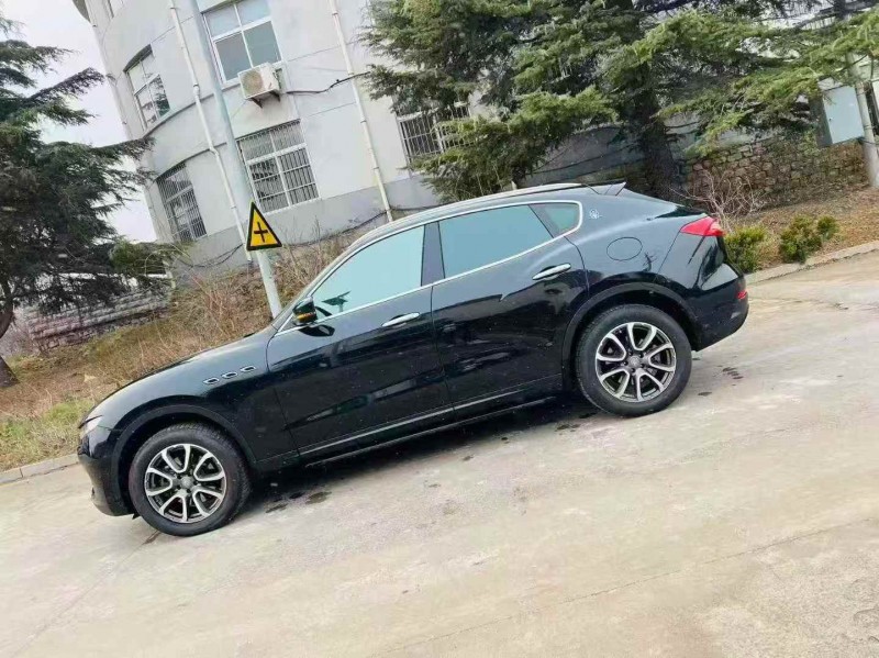 枣庄18年玛莎拉蒂Levante3