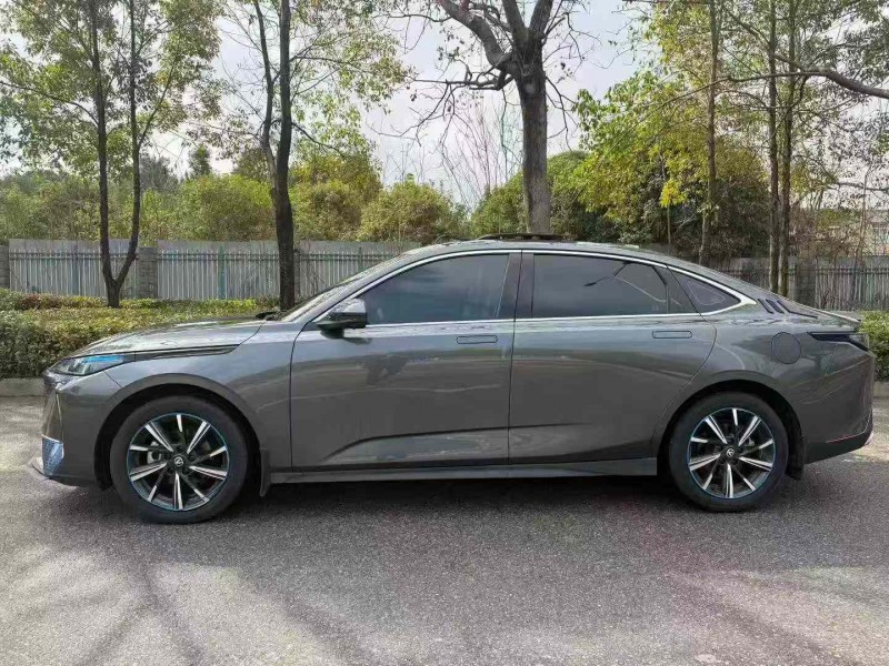 娄底25年长安汽车逸动6