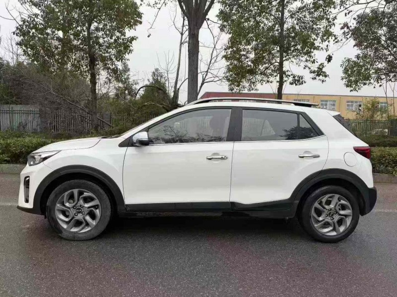 娄底19年起亚奕跑7