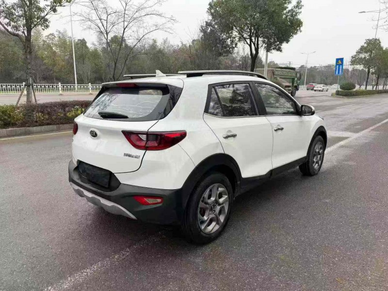 娄底19年起亚奕跑8