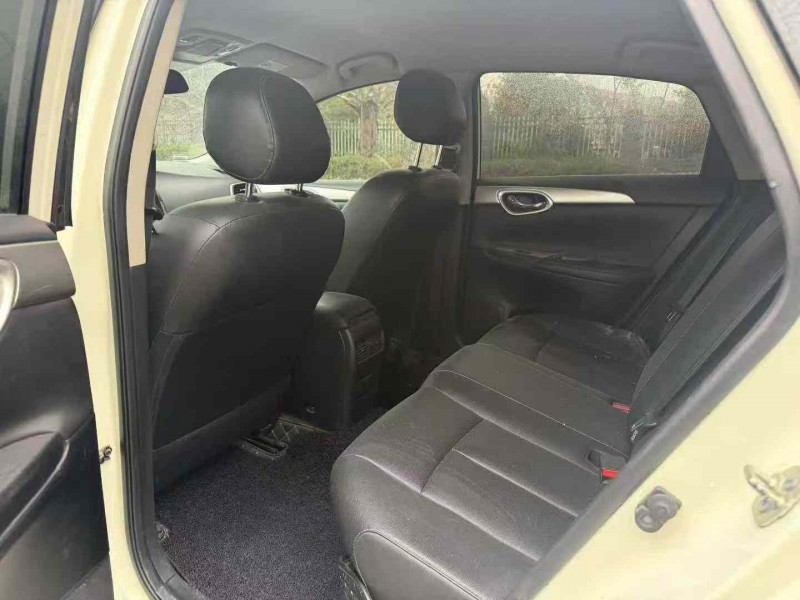 娄底22年日产轩逸5